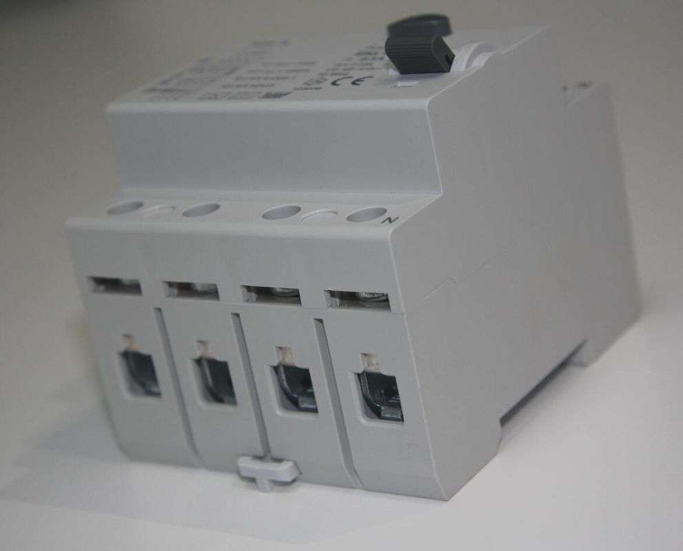 4 Pole RCD Circuit Breaker 415V 63A 3 Phase Circuit Breaker